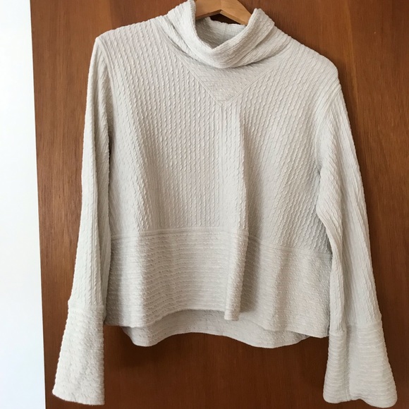 SOLD Lululemon retreat yourself pullover XS/S - Picture 2 of 4